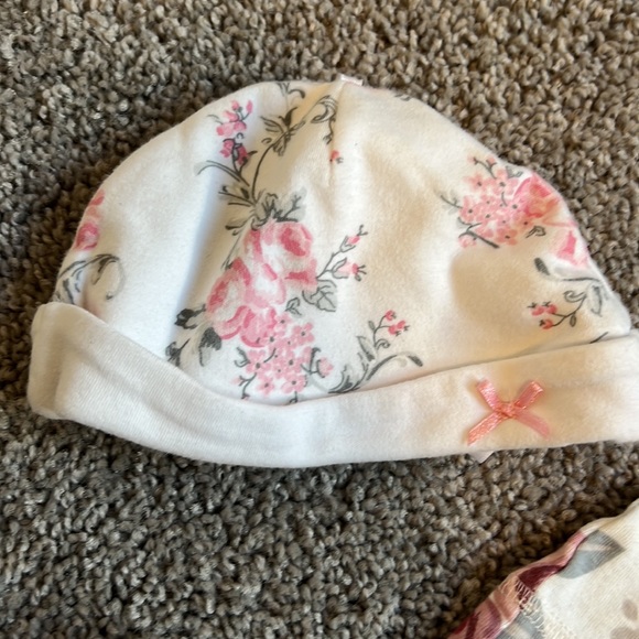 Hats and booties - Picture 4 of 6